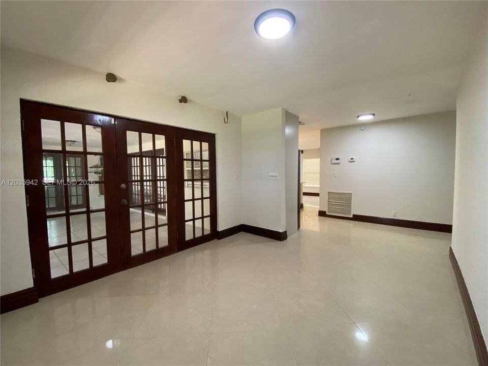 For Rent: $5,600 (5 beds, 3 baths, 3040 Square Feet)