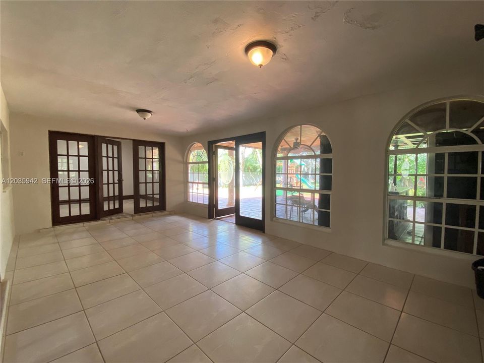 For Rent: $5,600 (5 beds, 3 baths, 3040 Square Feet)
