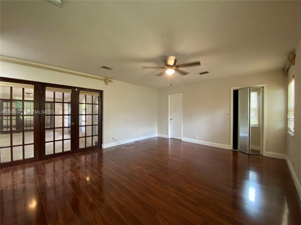 For Rent: $5,600 (5 beds, 3 baths, 3040 Square Feet)