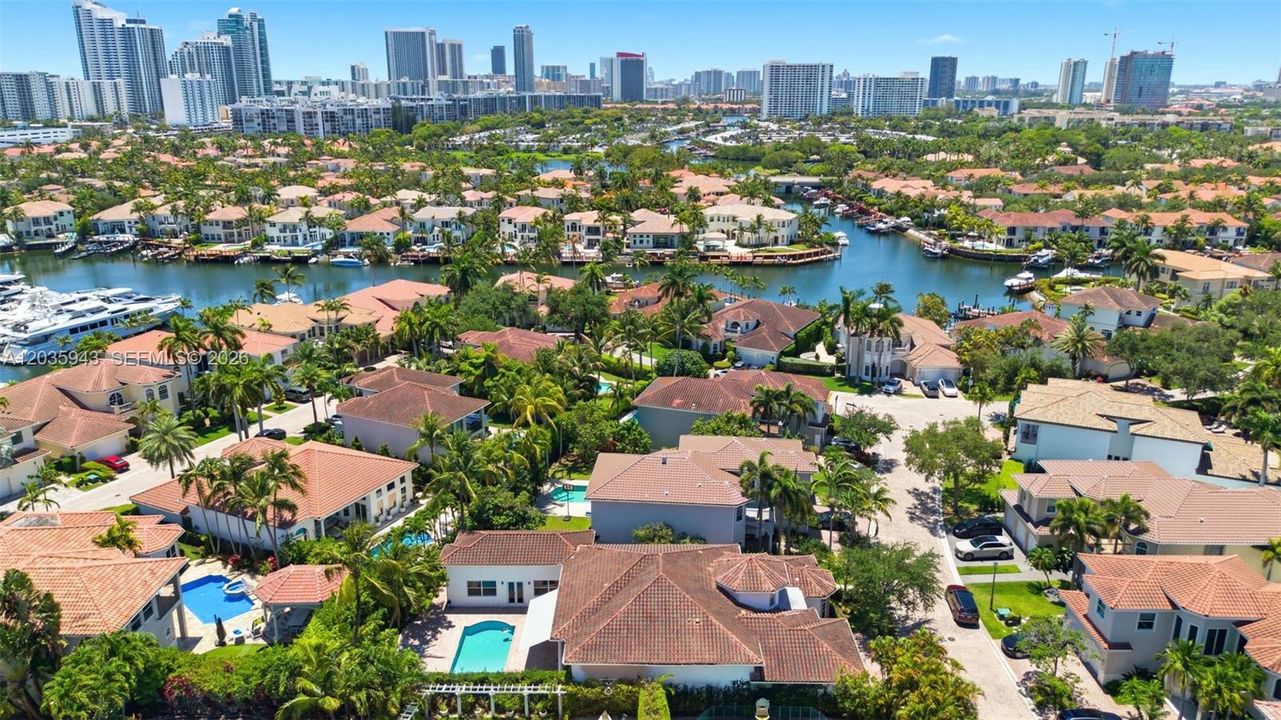 En Venta: $3,690,000 (5 camas, 3 baños, 3661 Pies cuadrados)