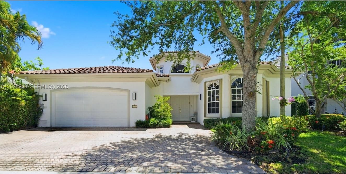 En Venta: $3,690,000 (5 camas, 3 baños, 3661 Pies cuadrados)