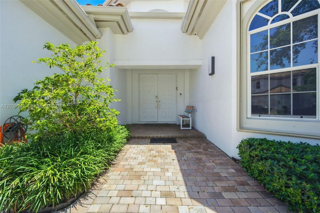 En Venta: $3,690,000 (5 camas, 3 baños, 3661 Pies cuadrados)