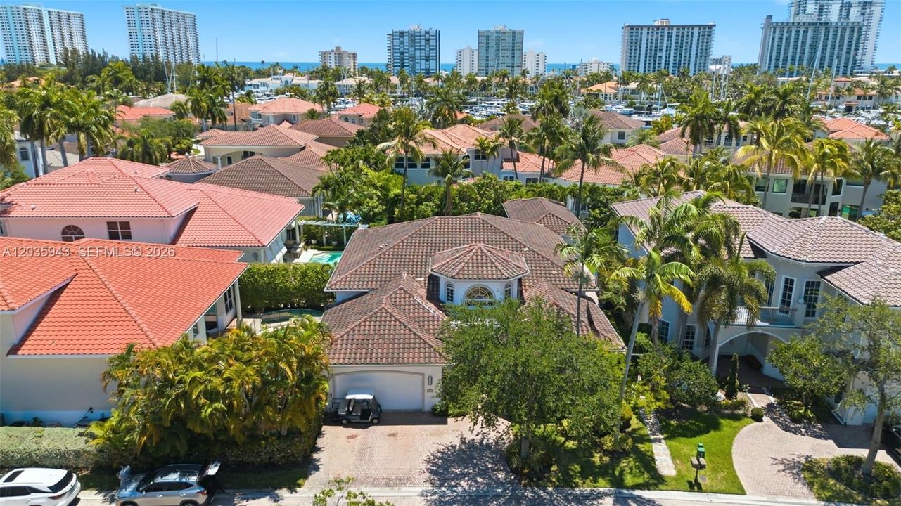 En Venta: $3,690,000 (5 camas, 3 baños, 3661 Pies cuadrados)