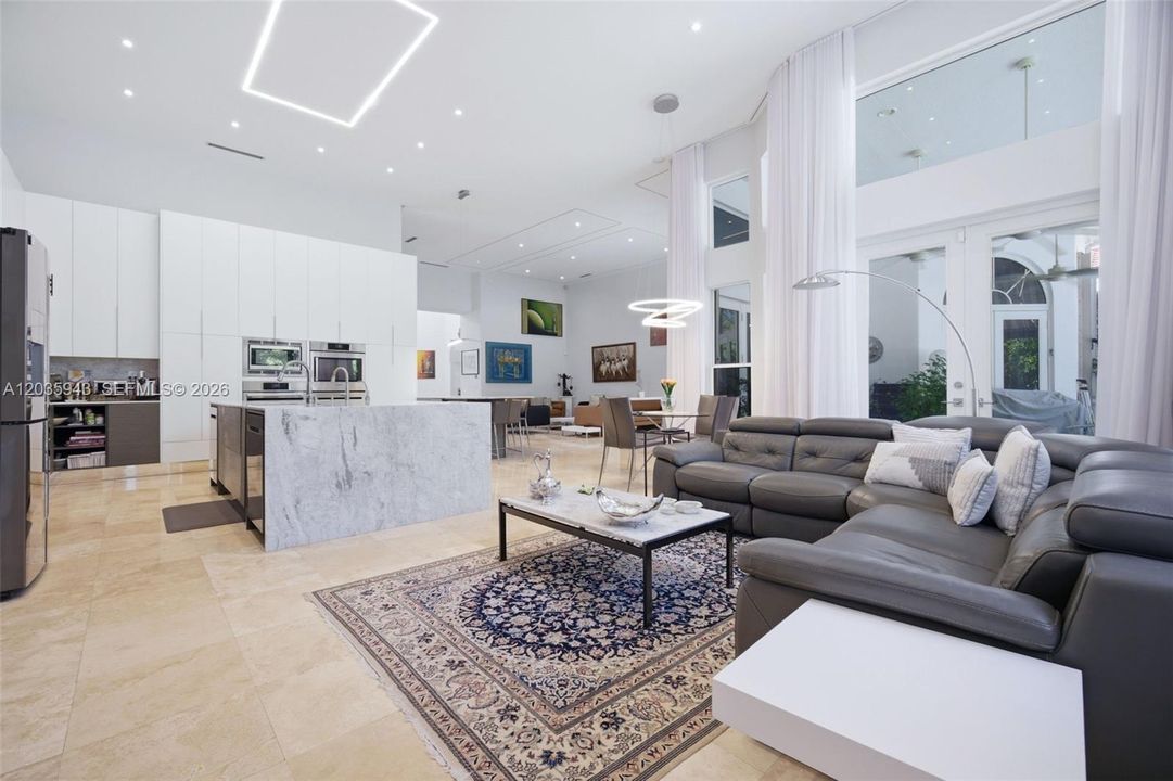 En Venta: $3,690,000 (5 camas, 3 baños, 3661 Pies cuadrados)