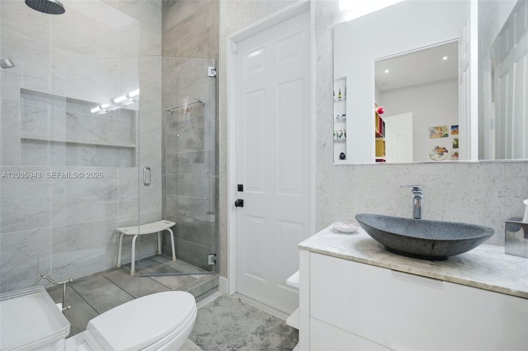 En Venta: $3,690,000 (5 camas, 3 baños, 3661 Pies cuadrados)