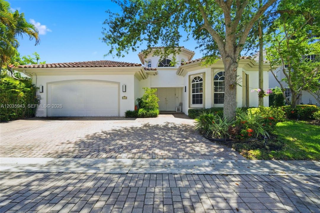 En Venta: $3,690,000 (5 camas, 3 baños, 3661 Pies cuadrados)