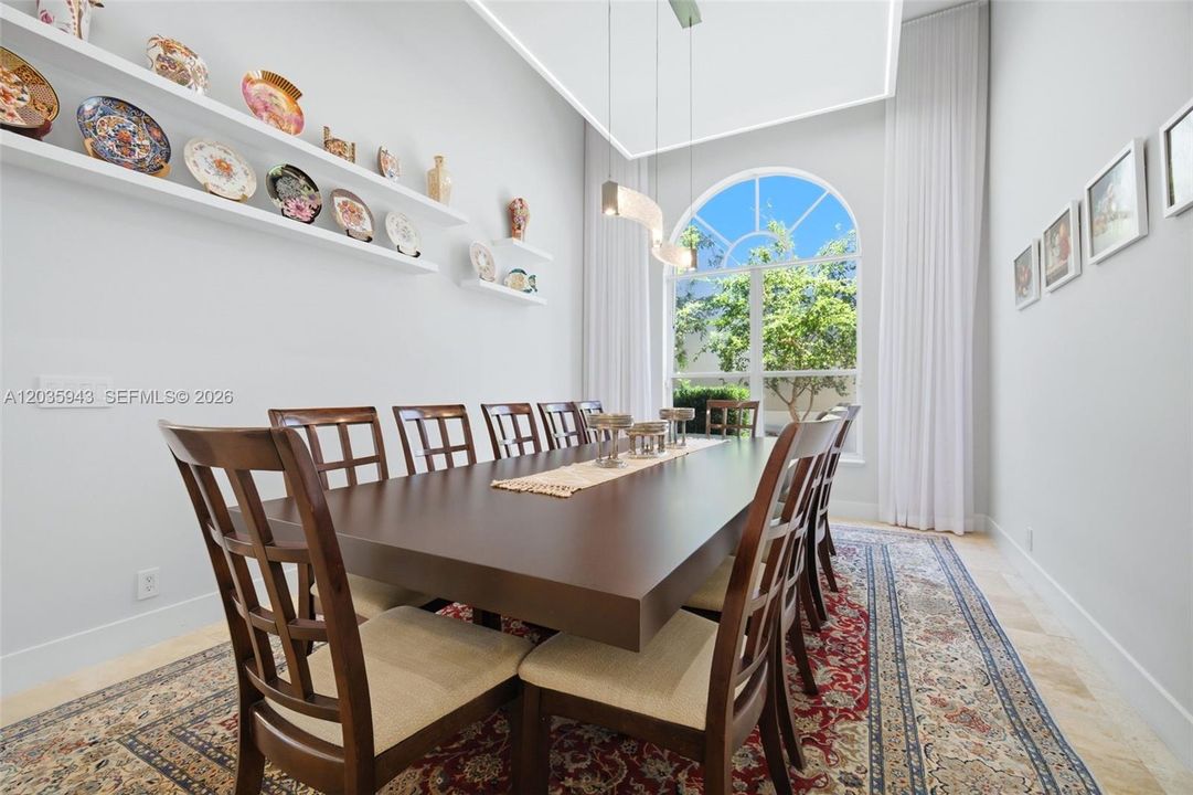 En Venta: $3,690,000 (5 camas, 3 baños, 3661 Pies cuadrados)