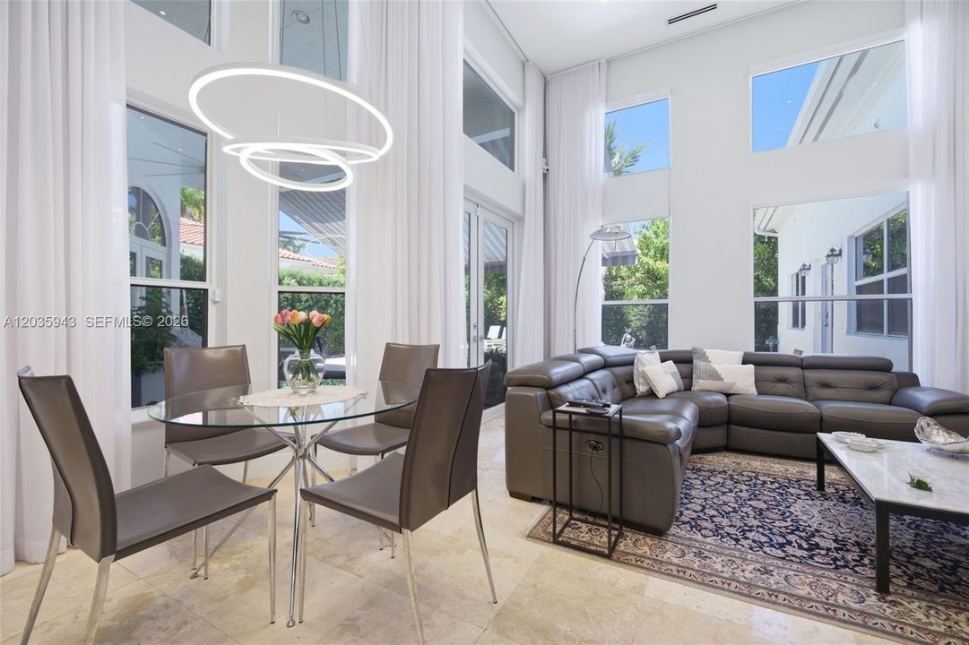 En Venta: $3,690,000 (5 camas, 3 baños, 3661 Pies cuadrados)