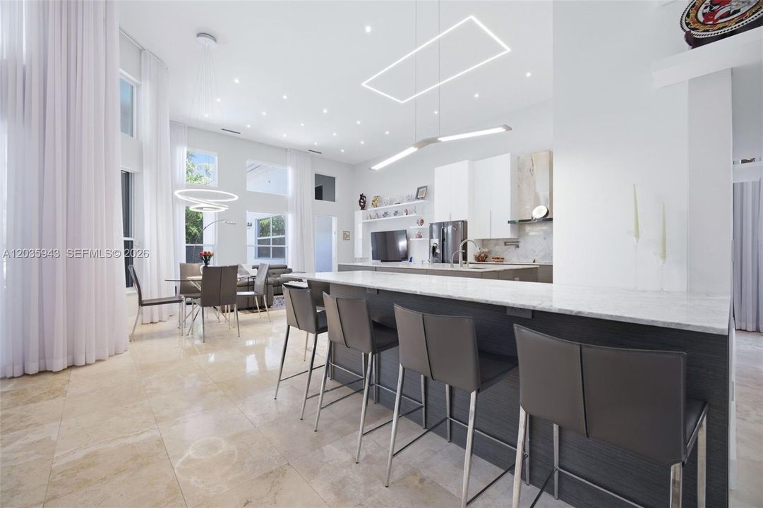 En Venta: $3,690,000 (5 camas, 3 baños, 3661 Pies cuadrados)