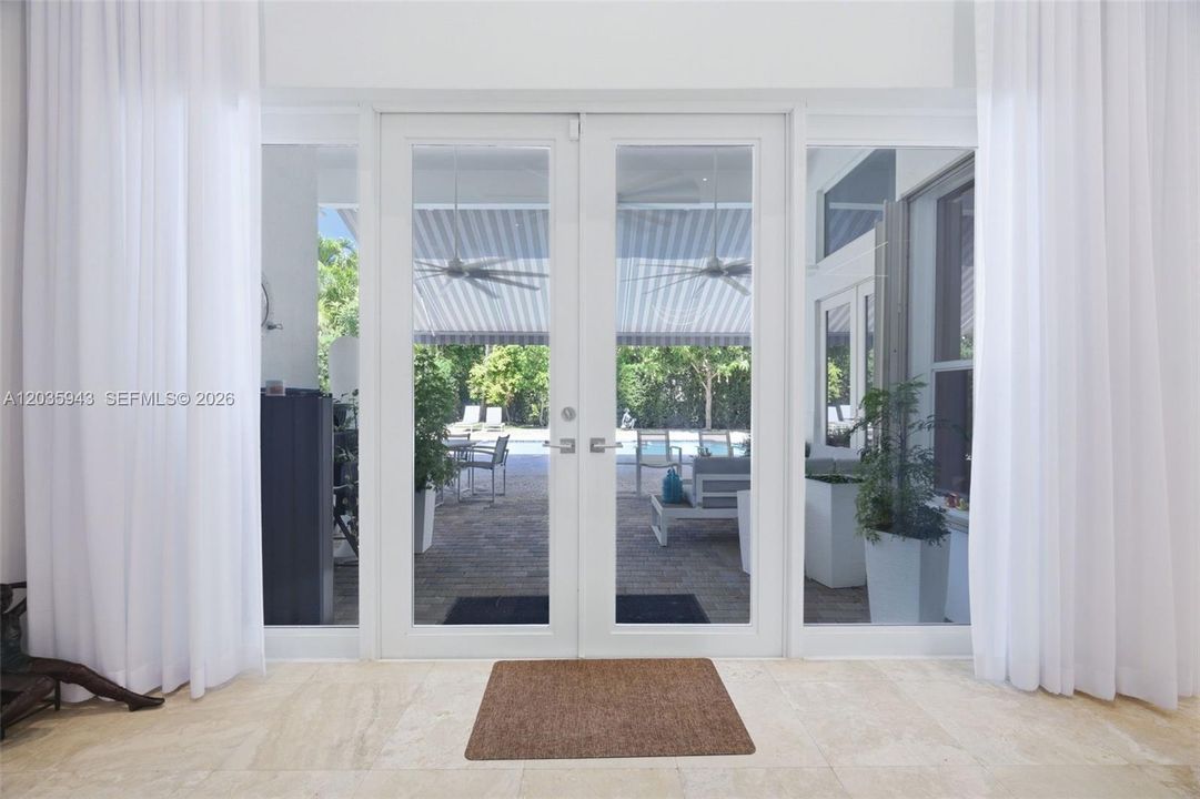En Venta: $3,690,000 (5 camas, 3 baños, 3661 Pies cuadrados)