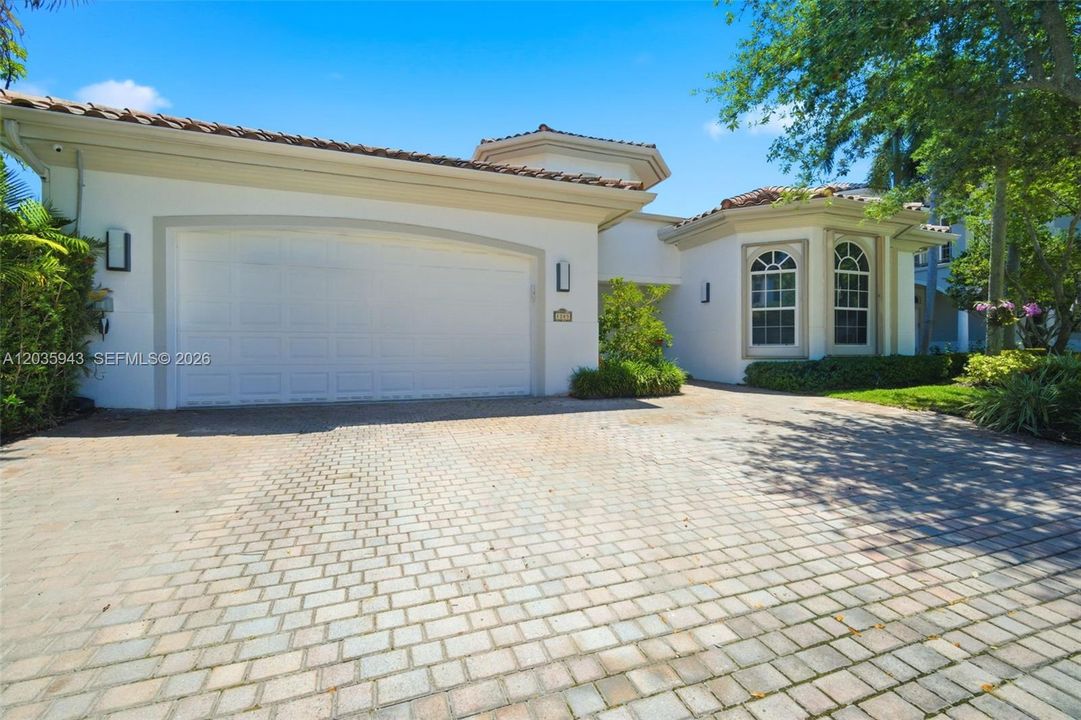 En Venta: $3,690,000 (5 camas, 3 baños, 3661 Pies cuadrados)