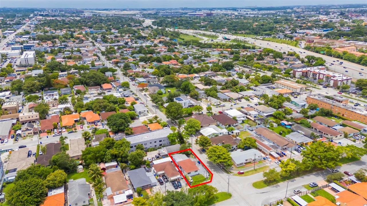 En Venta: $525,000 (4 camas, 3 baños, 1325 Pies cuadrados)