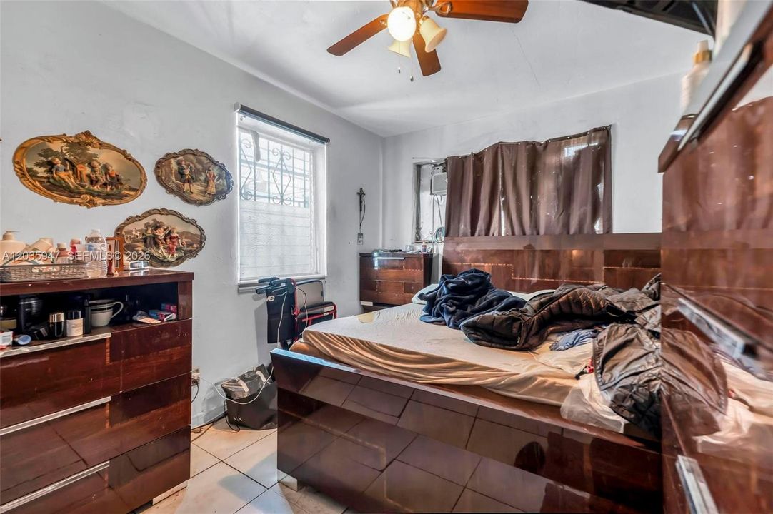 En Venta: $525,000 (4 camas, 3 baños, 1325 Pies cuadrados)