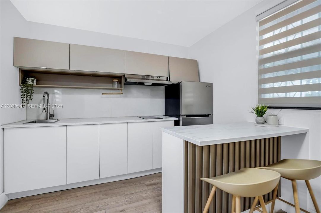 En Venta: $525,000 (4 camas, 3 baños, 1325 Pies cuadrados)