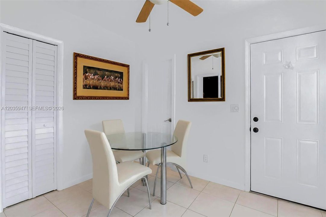 En Venta: $525,000 (4 camas, 3 baños, 1325 Pies cuadrados)