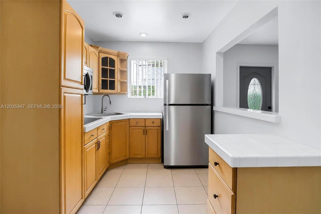 En Venta: $525,000 (4 camas, 3 baños, 1325 Pies cuadrados)