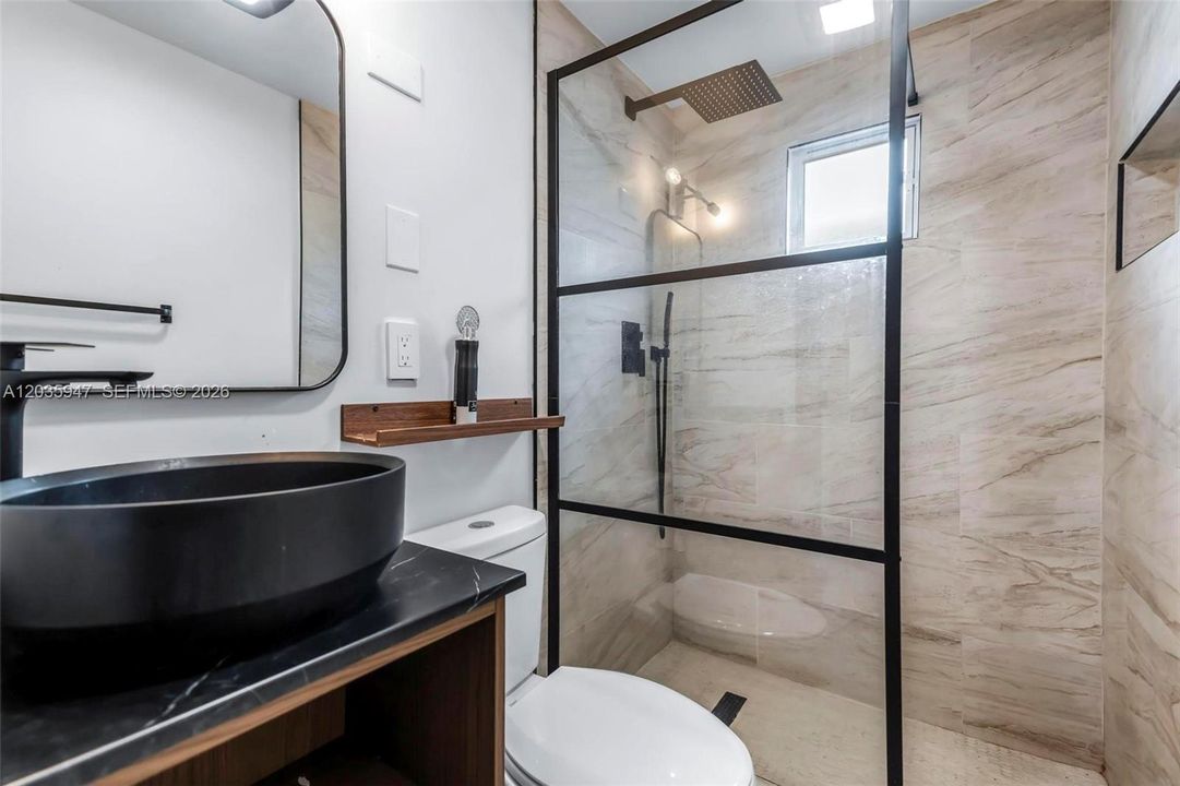 En Venta: $525,000 (4 camas, 3 baños, 1325 Pies cuadrados)