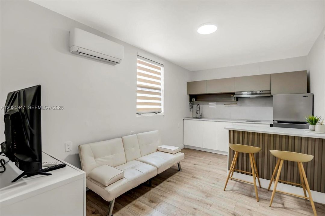 En Venta: $525,000 (4 camas, 3 baños, 1325 Pies cuadrados)