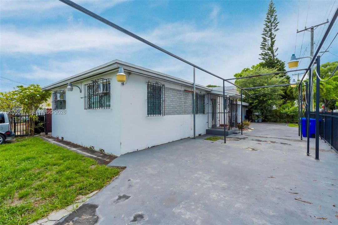 En Venta: $525,000 (4 camas, 3 baños, 1325 Pies cuadrados)