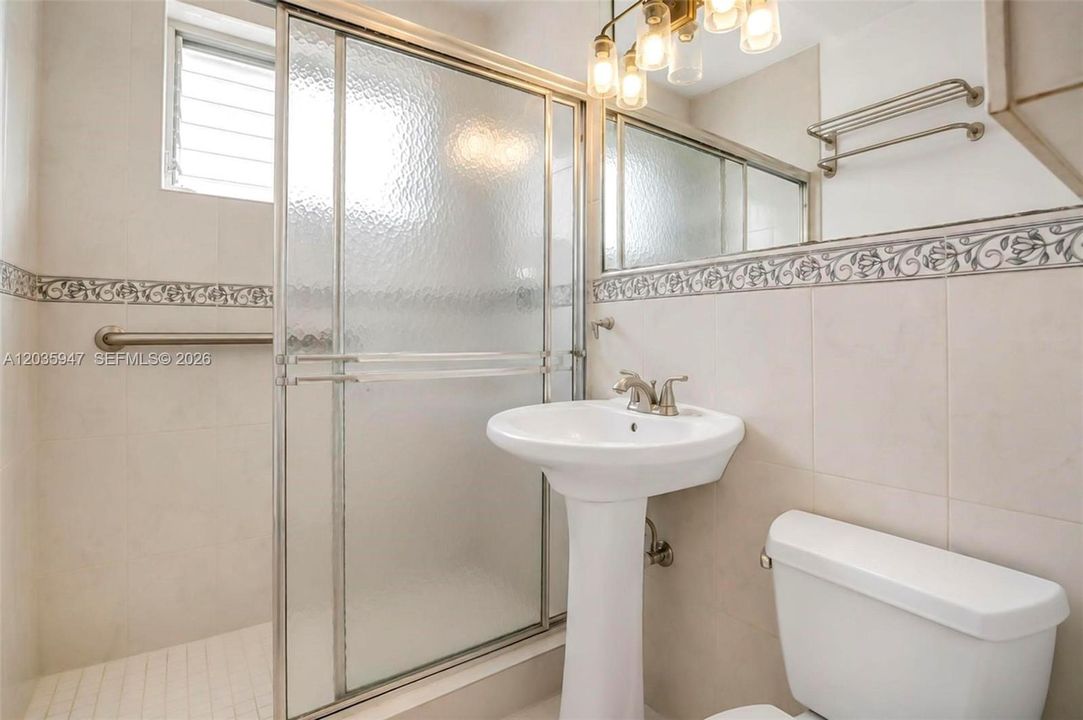 En Venta: $525,000 (4 camas, 3 baños, 1325 Pies cuadrados)