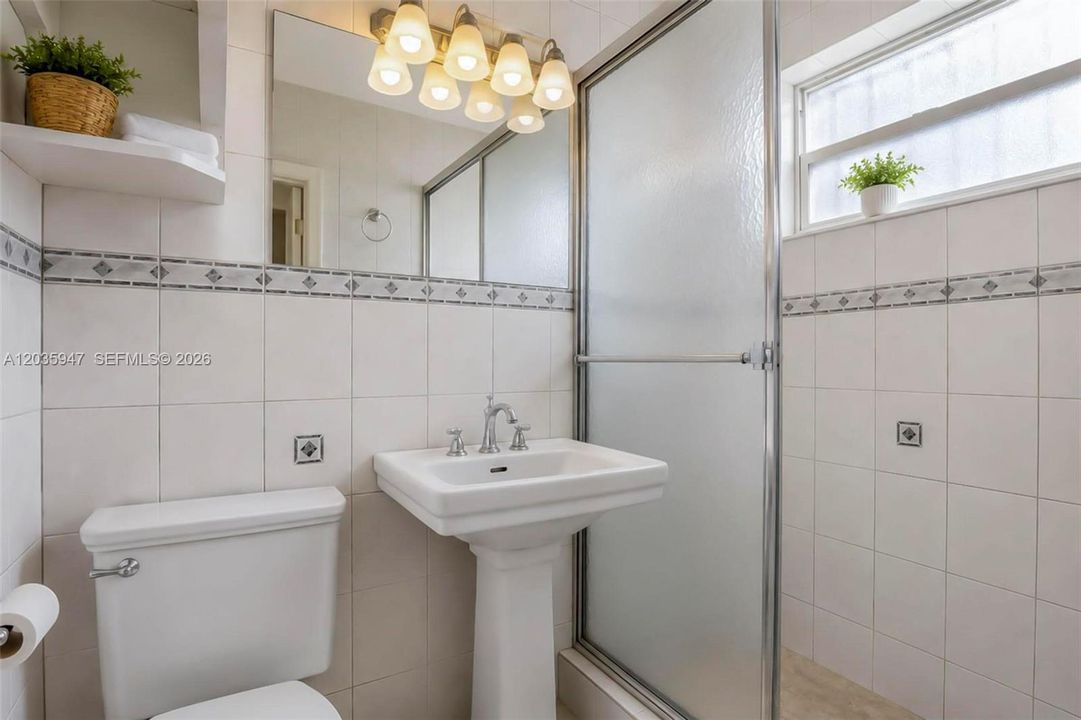 En Venta: $525,000 (4 camas, 3 baños, 1325 Pies cuadrados)