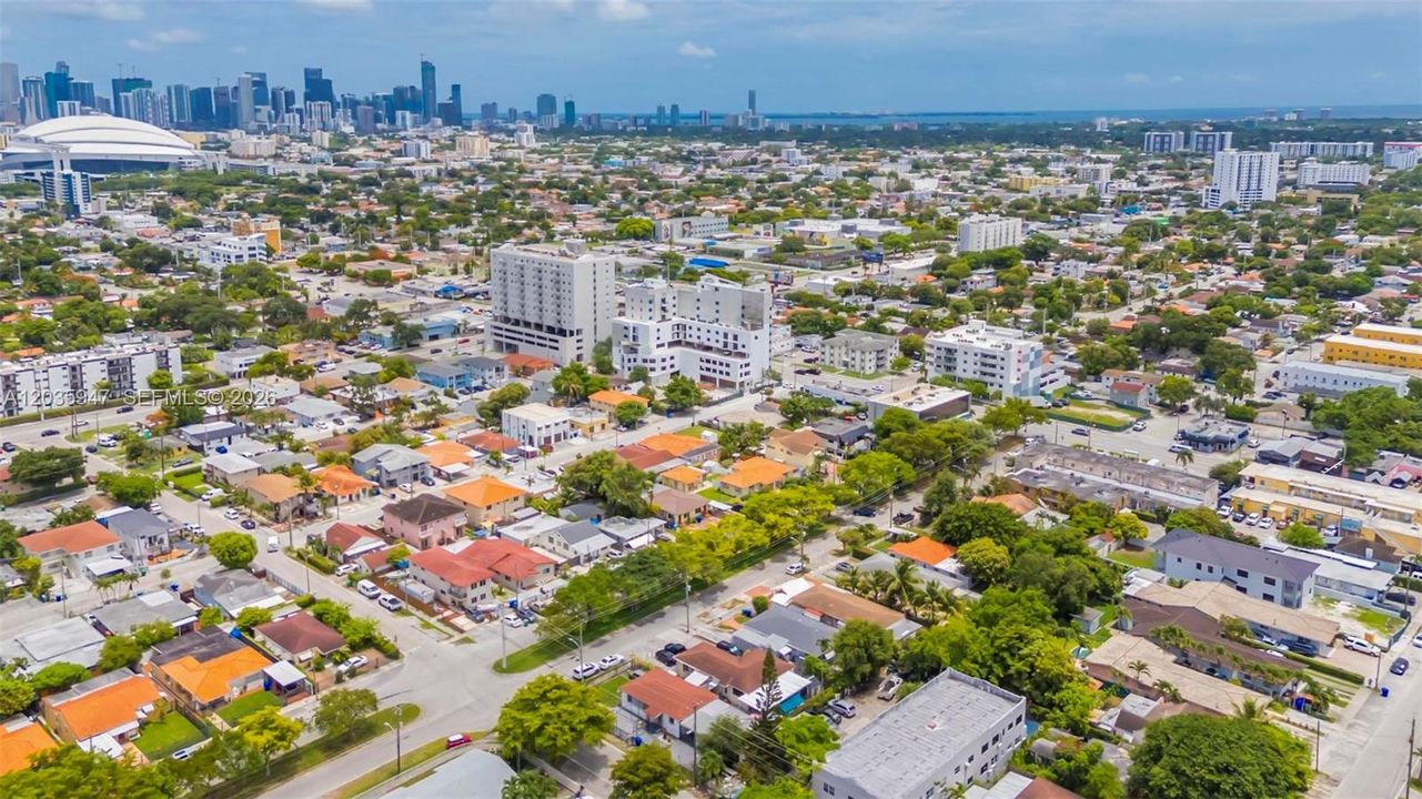 En Venta: $525,000 (4 camas, 3 baños, 1325 Pies cuadrados)