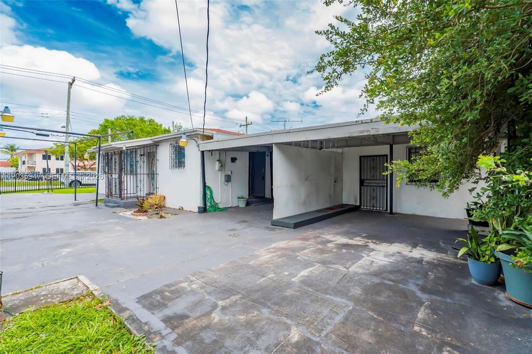 En Venta: $525,000 (4 camas, 3 baños, 1325 Pies cuadrados)