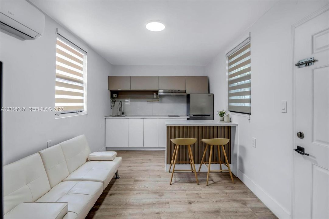 En Venta: $525,000 (4 camas, 3 baños, 1325 Pies cuadrados)
