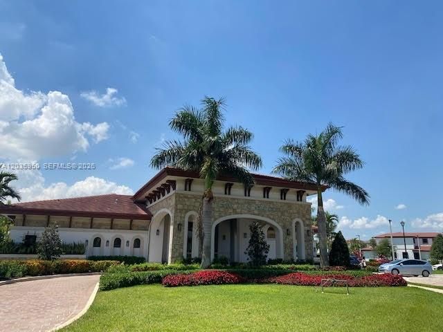 For Rent: $3,250 (3 beds, 2 baths, 1650 Square Feet)