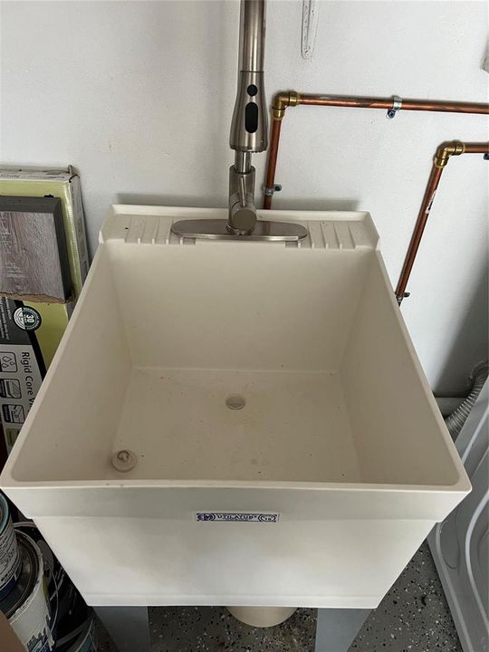 Laundry Tub in garage