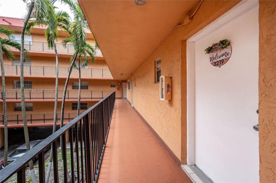 En Venta: $217,000 (2 camas, 1 baños, 998 Pies cuadrados)