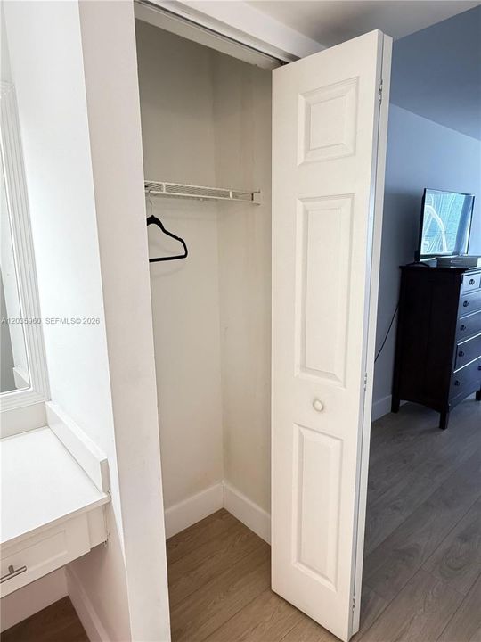 For Rent: $3,200 (1 beds, 1 baths, 1094 Square Feet)