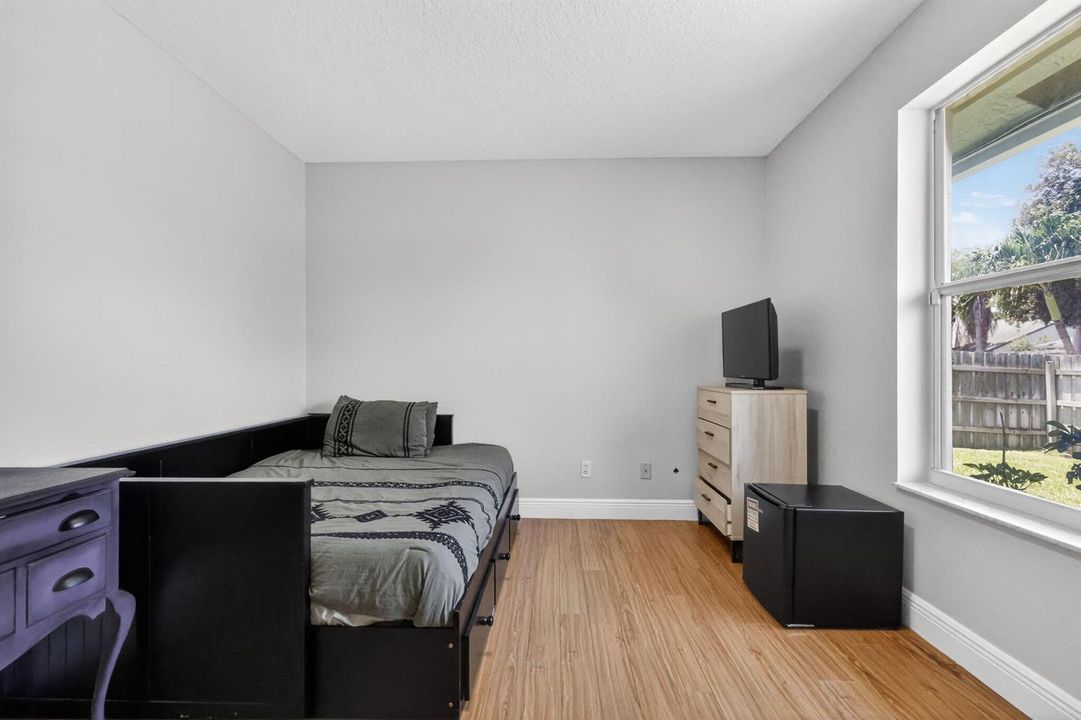 23-web-or-mls-_14A1401
