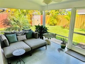 For Rent: $2,300 (2 beds, 1 baths, 1100 Square Feet)