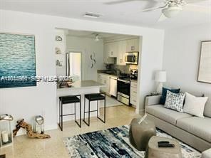For Rent: $2,300 (2 beds, 1 baths, 1100 Square Feet)