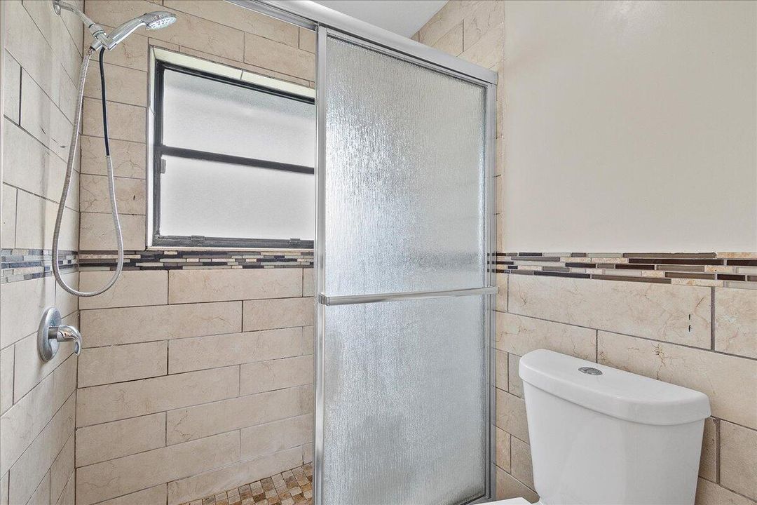 Primary Bath w/ Double Sinks