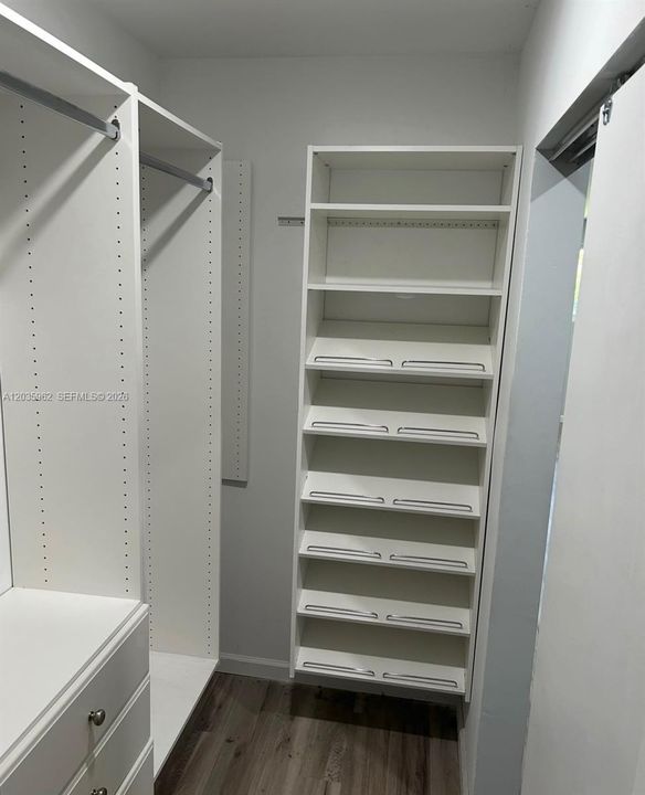 В аренду: $1,700 (1 спален, 1 ванн, 2338 Квадратных фут)