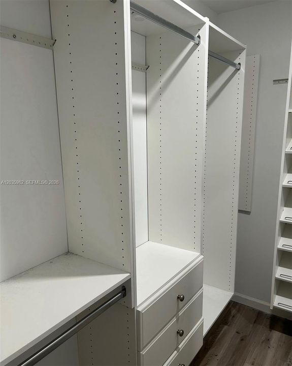 В аренду: $1,700 (1 спален, 1 ванн, 2338 Квадратных фут)