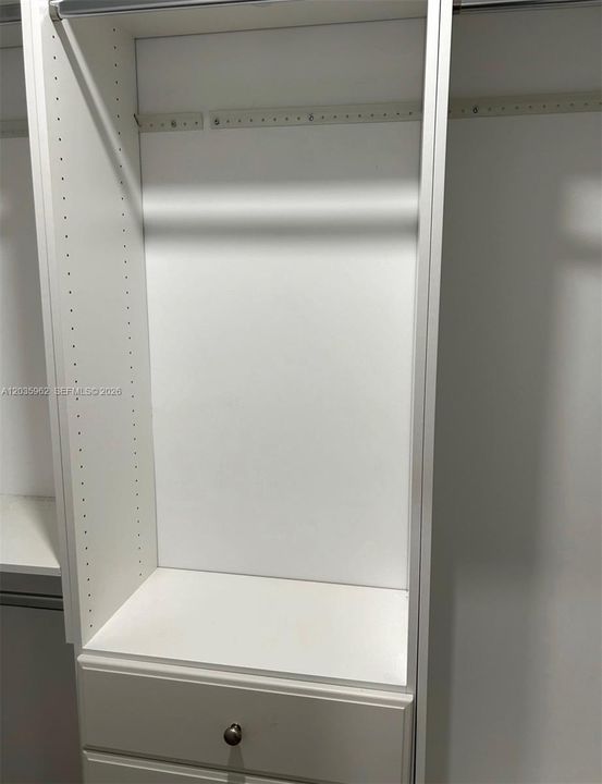 В аренду: $1,700 (1 спален, 1 ванн, 2338 Квадратных фут)