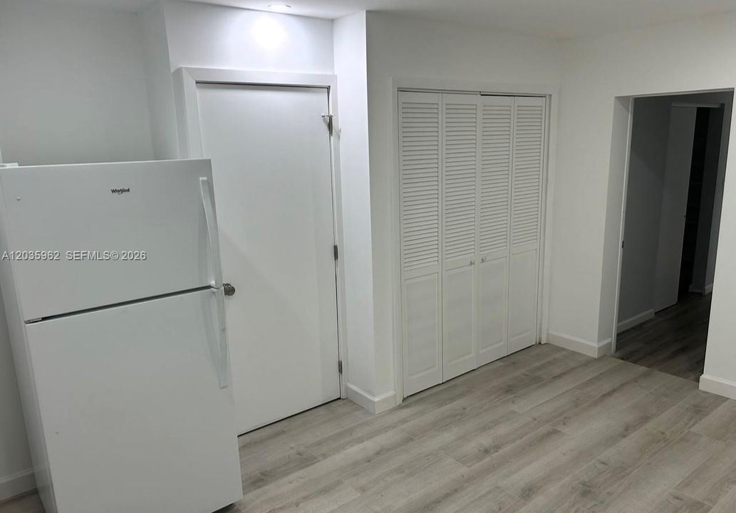 В аренду: $1,700 (1 спален, 1 ванн, 2338 Квадратных фут)