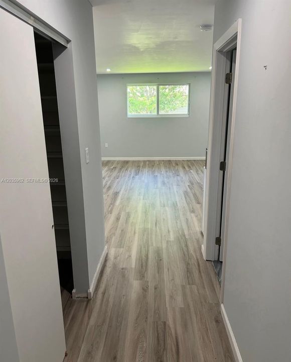 В аренду: $1,700 (1 спален, 1 ванн, 2338 Квадратных фут)