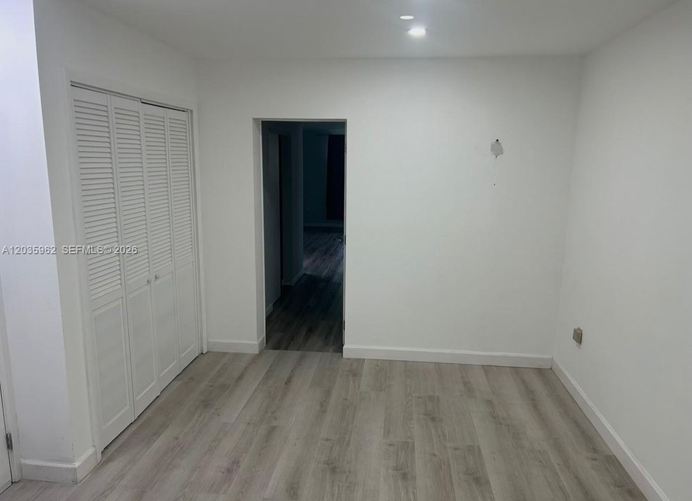 В аренду: $1,700 (1 спален, 1 ванн, 2338 Квадратных фут)