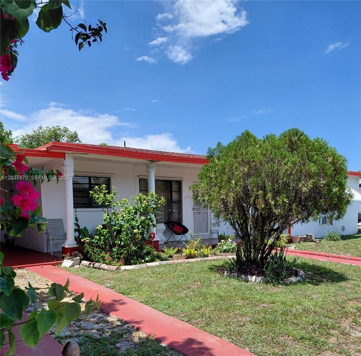 For Sale: $479,000 (3 beds, 2 baths, 1170 Square Feet)