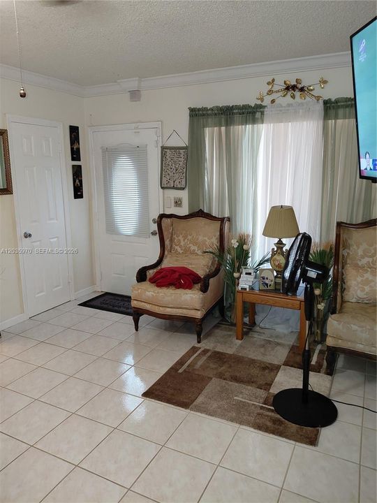 For Sale: $479,000 (3 beds, 2 baths, 1170 Square Feet)