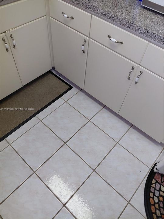 For Sale: $479,000 (3 beds, 2 baths, 1170 Square Feet)