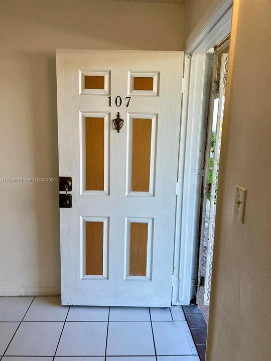 For Rent: $1,200 (0 beds, 0 baths, 440 Square Feet)
