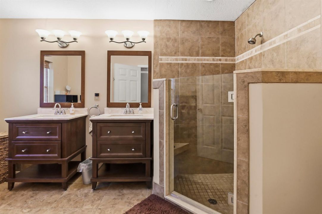 28 Bathroom 01