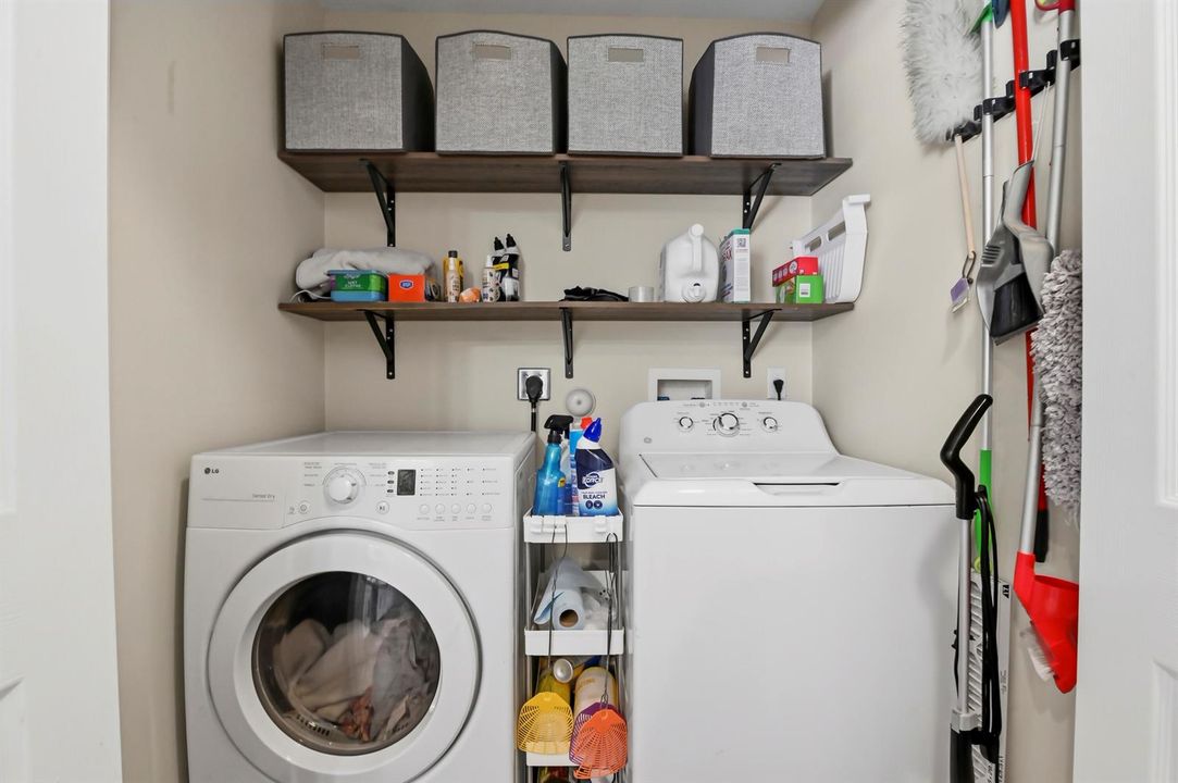 24 Laundry 01