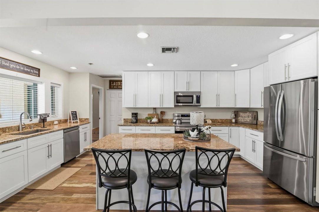 10 Kitchen 01