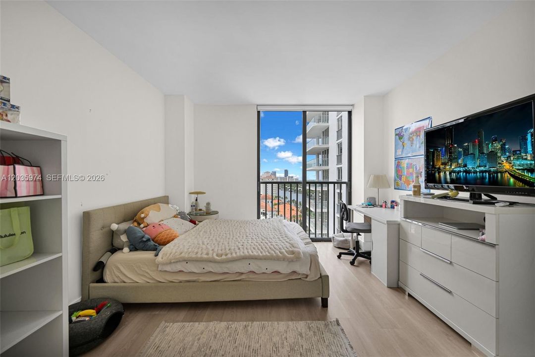 В аренду: $4,500 (2 спален, 2 ванн, 1522 Квадратных фут)